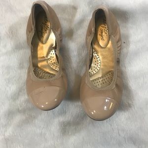 Nude comfort shoe